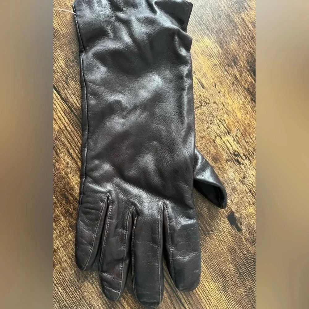 VINTAGE: Aris | womens leather, cashmere lined driving gloves. Size: 7